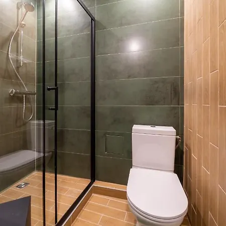 New Flat With Free Underground Parking And Air Conditioning Apartment