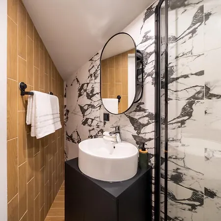Apartment New Flat With Free Underground Parking And Air Conditioning *